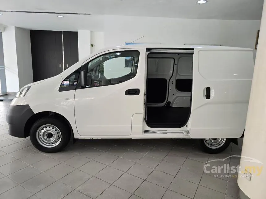 2024 Nissan NV200 Panel Van