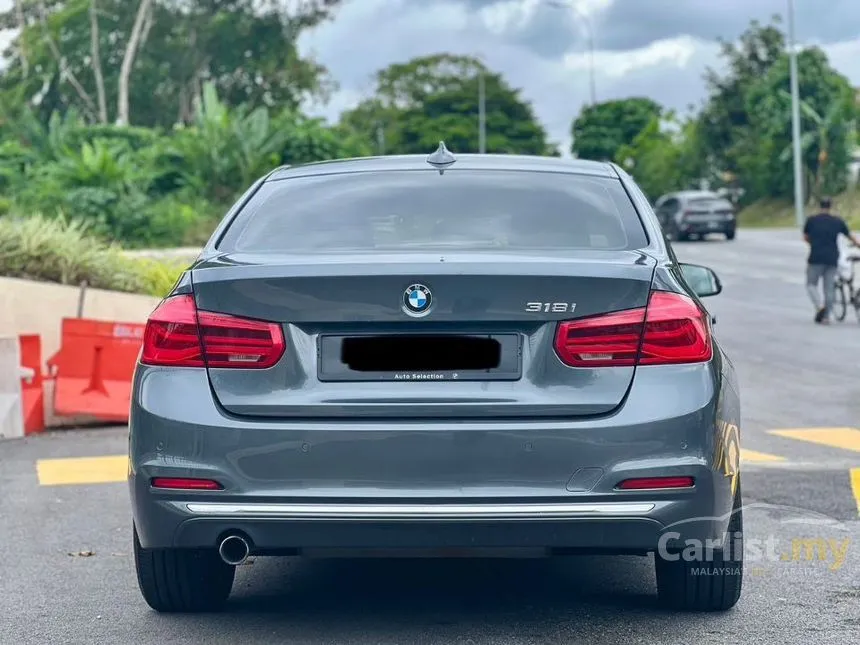 2018 BMW 318i Luxury Sedan