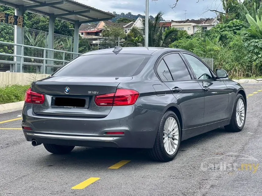 2018 BMW 318i Luxury Sedan
