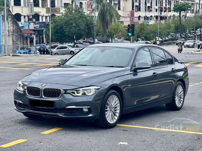2018 BMW 318i Luxury Sedan