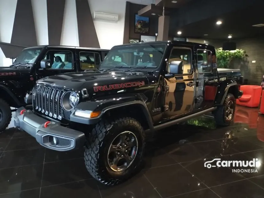 Jual Mobil Jeep Gladiator 2025 Rubicon 3.6 di Sulawesi Barat Automatic Pickup Hitam Rp 2.380.000.000