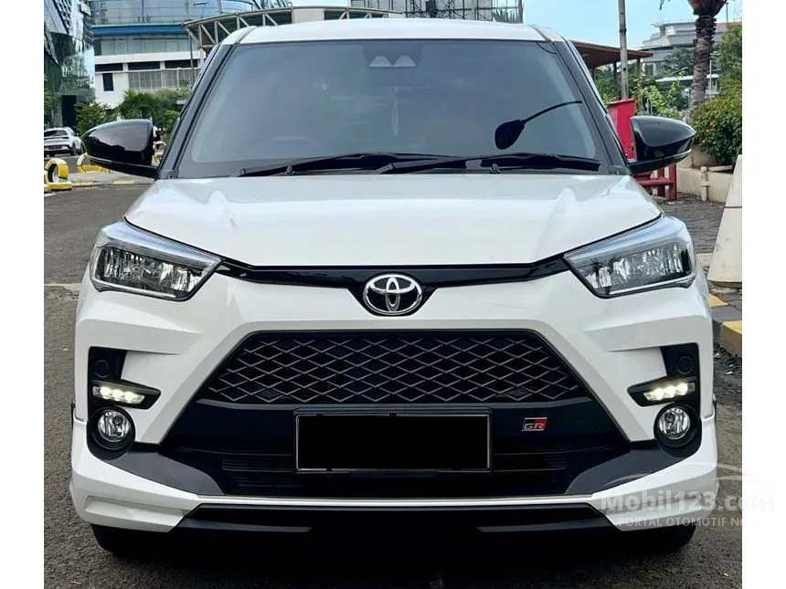 Jual Mobil Toyota Raize 2022 GR Sport (1 Tone) 1.0 di DKI Jakarta Automatic SUV Putih Rp 200.000.000
