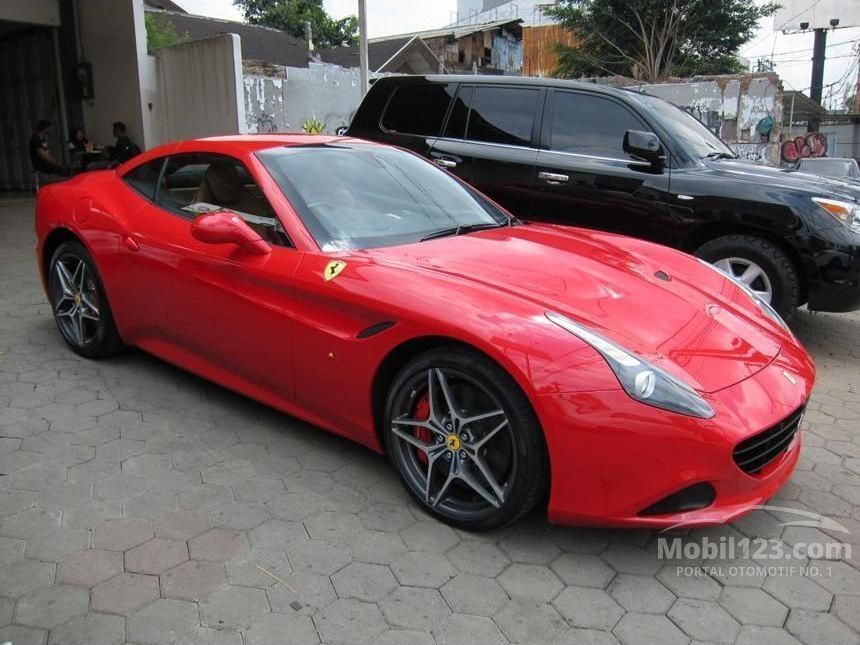 Konsep Terpopuler 40 Mobil Sport Ferrari  Merah 