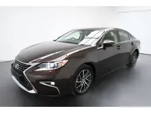 2015 Lexus ES 250 2.5 Luxury Sedan - TIPTOP CONDITION