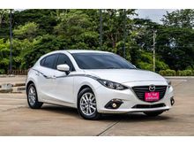 2017 Mazda 3 2.0 (ปี 14-17) E Sports Hatchback