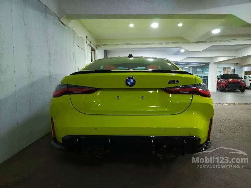 Jual Mobil BMW M4 2024 Competition 3.0 di Banten Automatic Coupe Kuning Rp 2.809.000.000