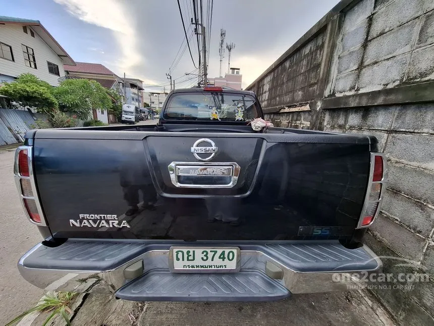 2009 Nissan Frontier Navara LE King Cab Pickup