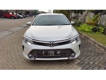2015 Toyota Camry 2.5 V Warna Putih TDP Paket 110Jt