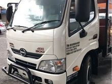 Lorry HINO XZU600J 4800KG (1 TON) - 10 FT