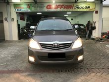 Innova 2.0 G Luxury Manual 2011 Abuabu