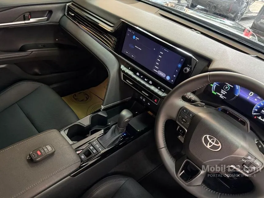 2025 Toyota Camry HEV Sedan