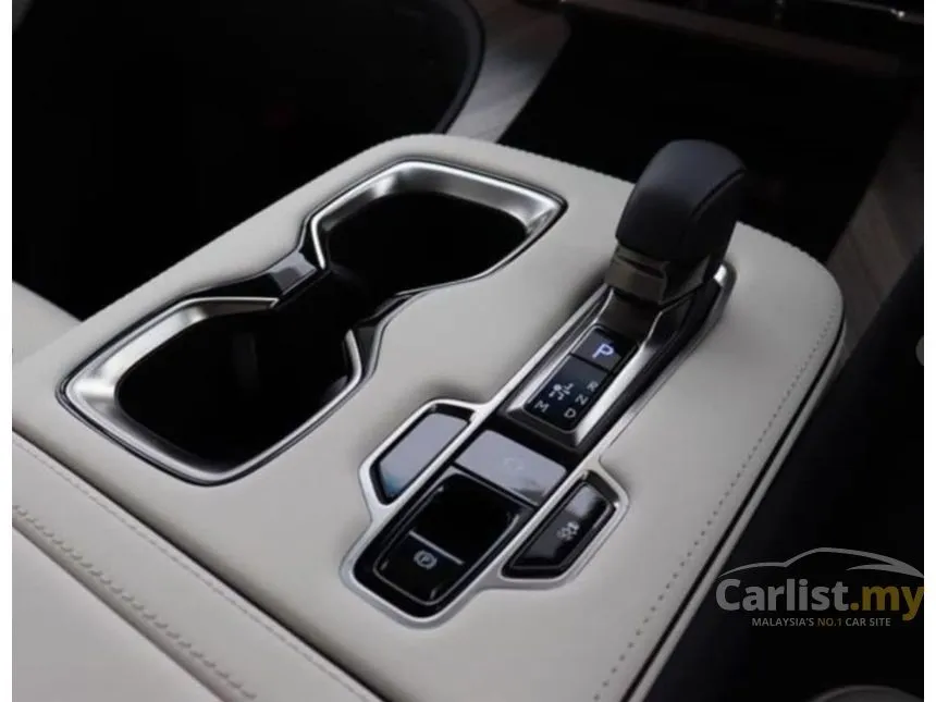 2025 Lexus LM 500h Version L 6 Seater MPV