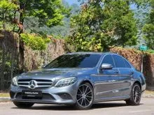 September 2019 MERCEDES-BENZ C200 (A) W205, 9G-TRONIC, EQ Boost, New Facelift Avantgarde.Local Brand NEW by MERCEDES Malaysia 1 Very Careful Owner