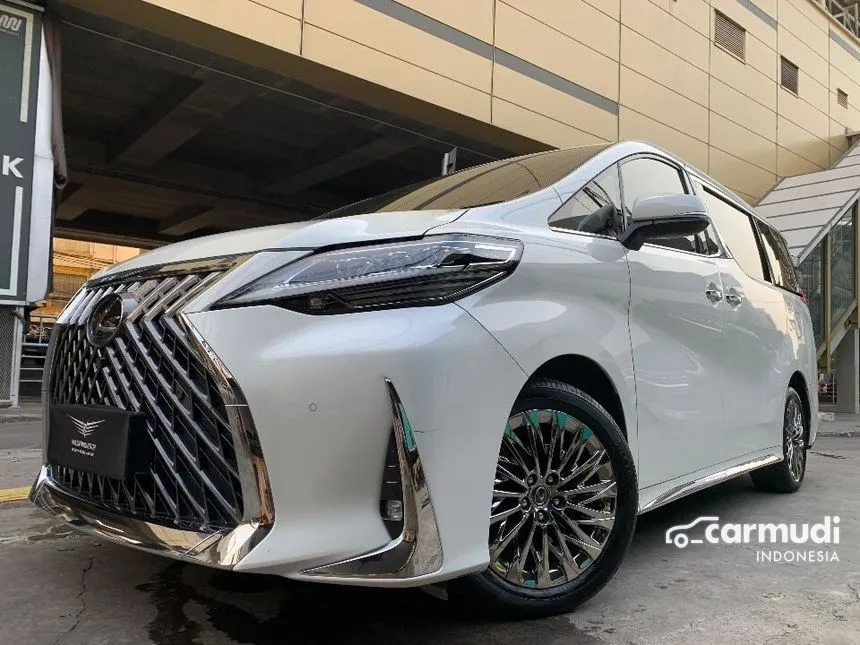 2021 Lexus LM350 Van Wagon