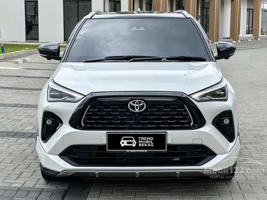 2023 Toyota Yaris Cross S HV (2 Tone) with GR Parts Aero Pkg SUV