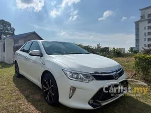 2017 Toyota Camry 2.5 Hybrid Luxury Sedan