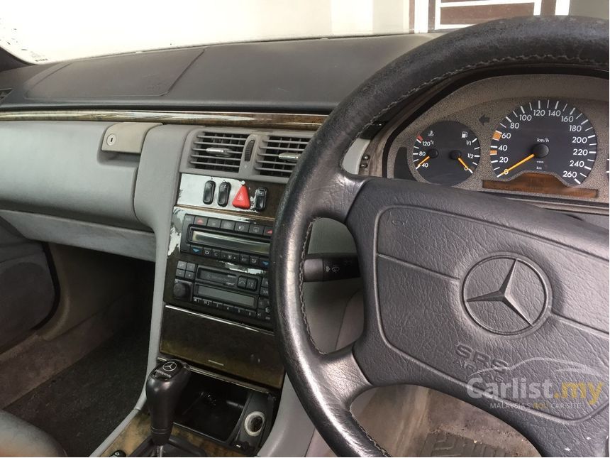 1996 Mercedes-Benz E280 Avantgarde Sedan