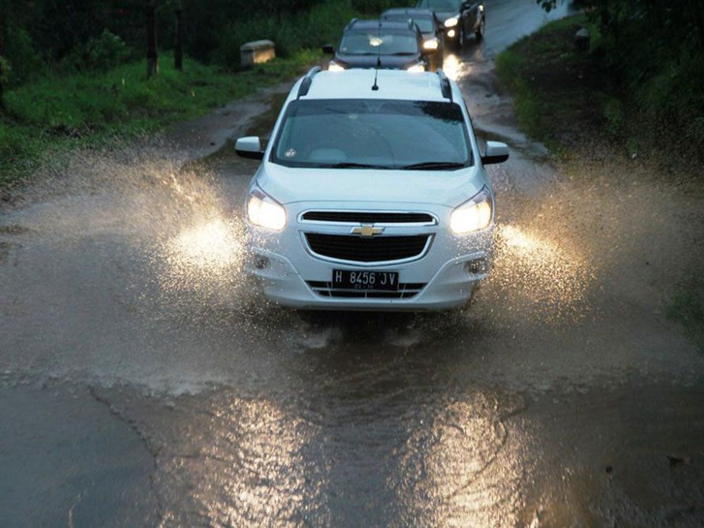 Tak Nyalakan Lampu Saat Hujan Lebat, Bisa Kena Tilang Ratusan Ribu