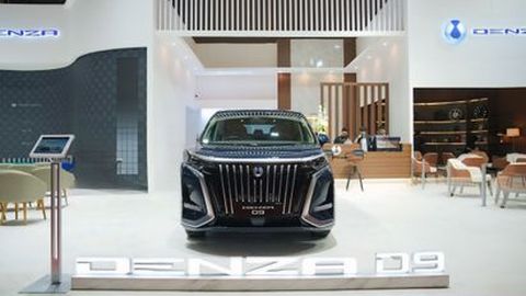 Pameran Perdana DENZA D9 di IIMS 2025, Apa Menariknya MPV Listrik Ini?