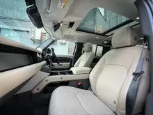 BEIGE SEAT MERIDIAN P/ROOF FULL SPEC AIRSUS 2024 Land Rover Defender 2.0 110 P300 SE HSE