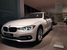 NEW PROFILE NIK 2018 BMW 320i 2.0 Sport Sedan