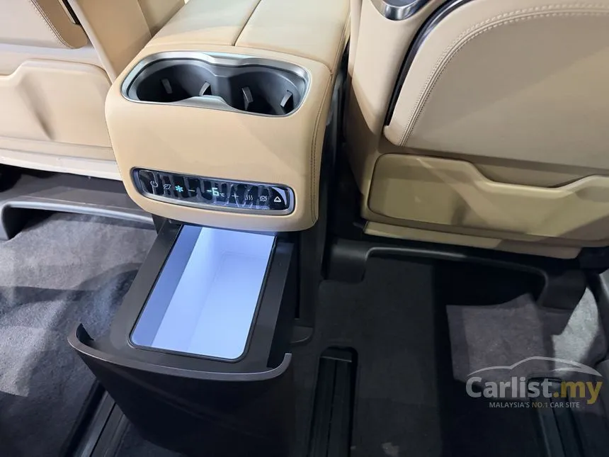 2025 Denza D9 Premium MPV
