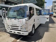 2019 Isuzu Elf 2.8 Minibus