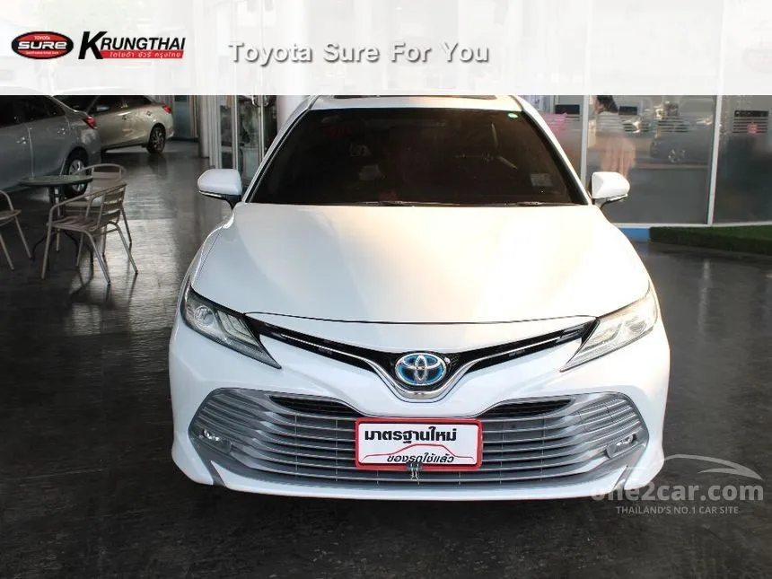 2019 Toyota Camry Hybrid Sedan