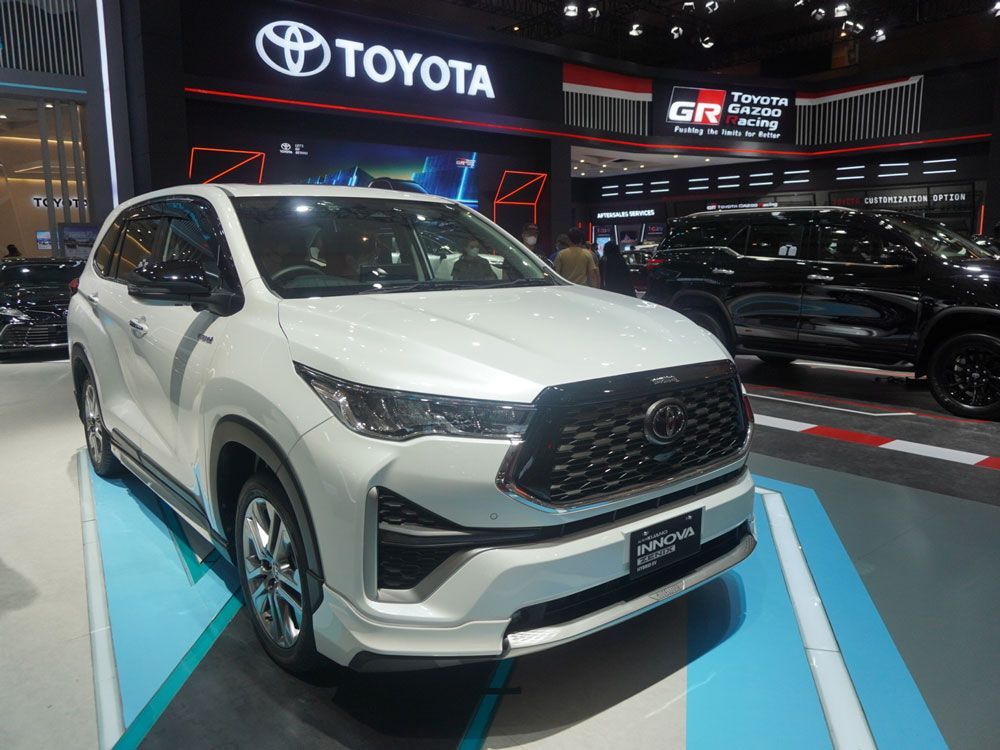 Tak Ada Subsidi Mobil Hybrid pun, Inden Innova Zenix Mencapai Satu Tahun