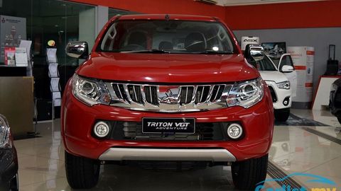 All-New 2015 Mitsubishi Triton VGT Adventure On Display At Glenmarie Showroom