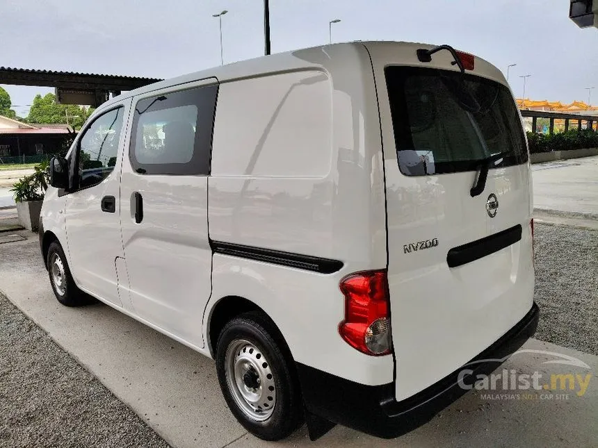 2016 Nissan NV200 Semi Panel Van