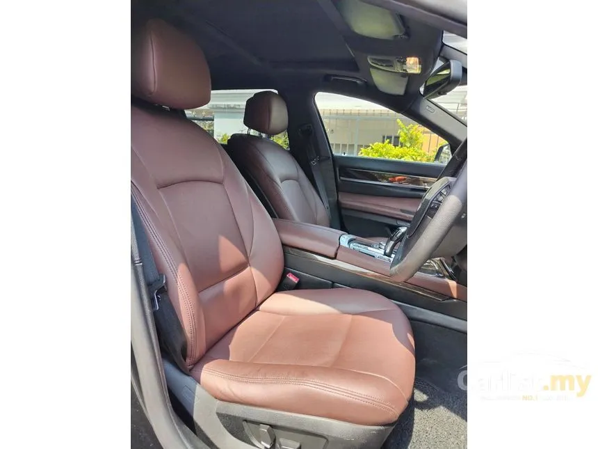 2011 BMW 730Li Sedan