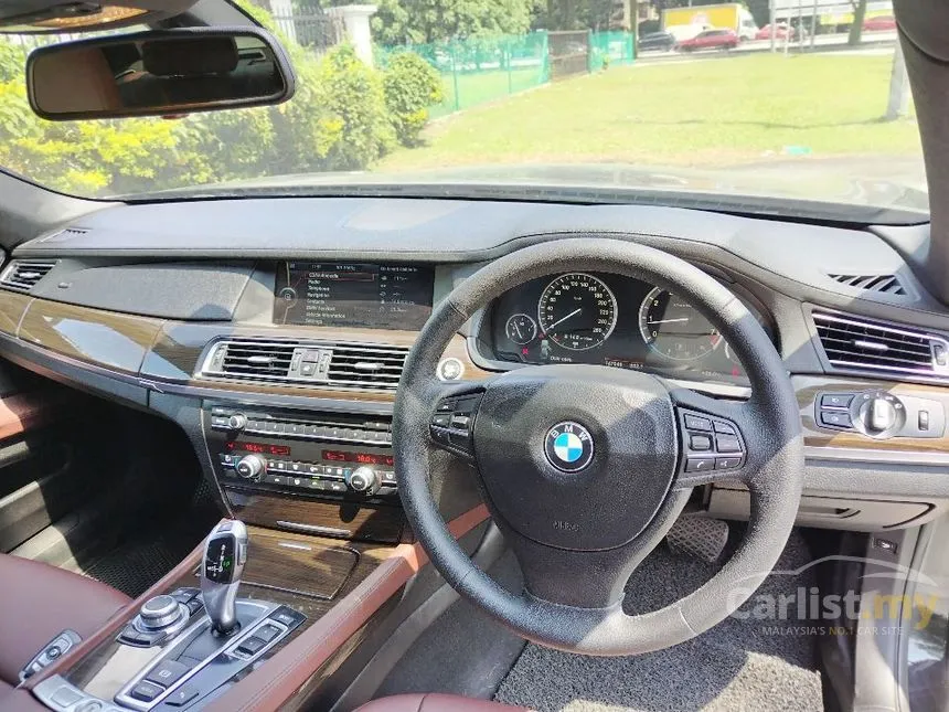 2011 BMW 730Li Sedan
