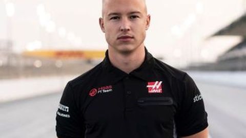 Heboh Pebalap Baru F1 Raba Payudara Wanita, Ini Klarifikasi dari Keduanya