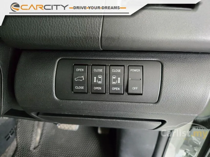 2012 Mazda 8 MPV