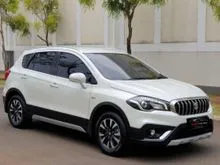 Suzuki SX4 S-Cross 1.5 AKK AT 2018 Putih TDP 61jt Kondisi Mobil Istimewa Bergaransi dan Dijamin Siap Pakai