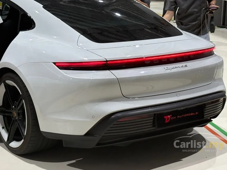 2020 Porsche Taycan 4S Sedan