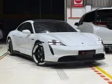 2020 Porsche Taycan 0.0 4S Sedan / Taycan 4s
