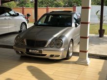 1999 Mercedes-Benz E240 2.4 Avantgarde Sedan