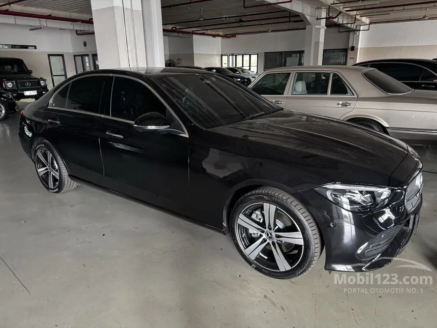 2025 Mercedes-Benz C200 Avantgarde Line Sedan