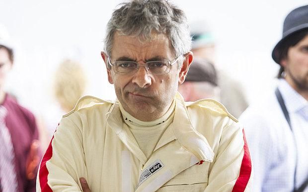 Mr. Bean Kecelakaan dengan Mobil Klasik