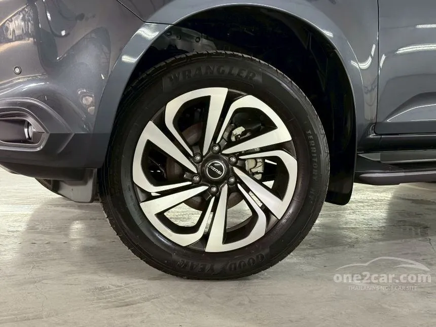 2023 Isuzu MU-X Ultimate SUV