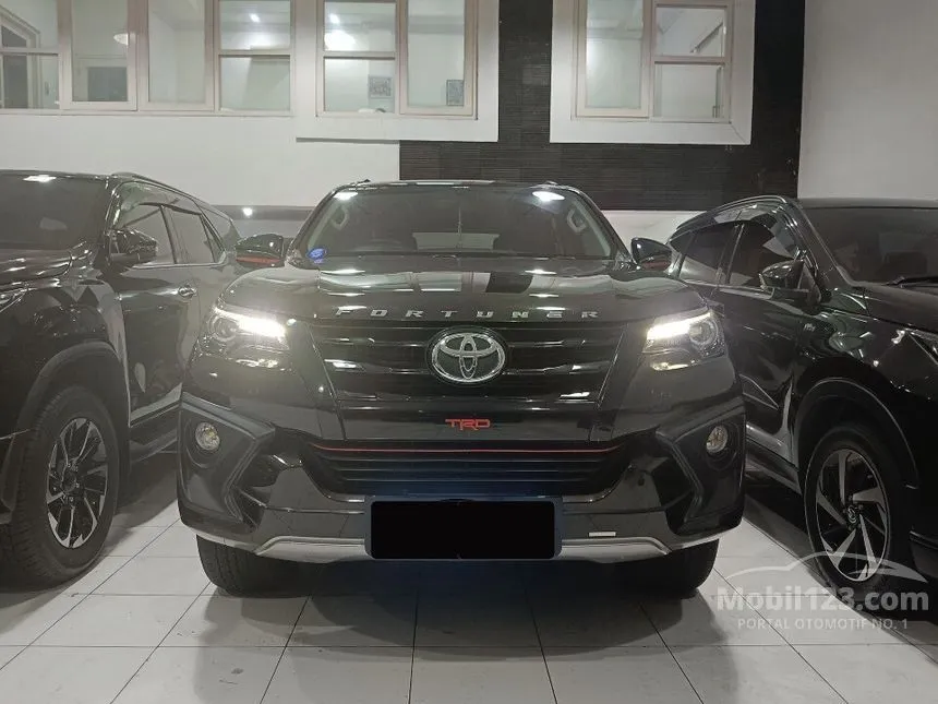 Jual Mobil Toyota Fortuner 2017 TRD 2.4 di Jawa Timur Automatic SUV Hitam Rp 429.000.006