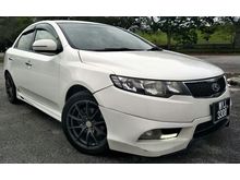 2013 Kia Forte 2.0 (A) 6 SPEED TIP TOP CONDITION