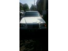 1993 Mercedes-Benz 300E 3.0 Sedan