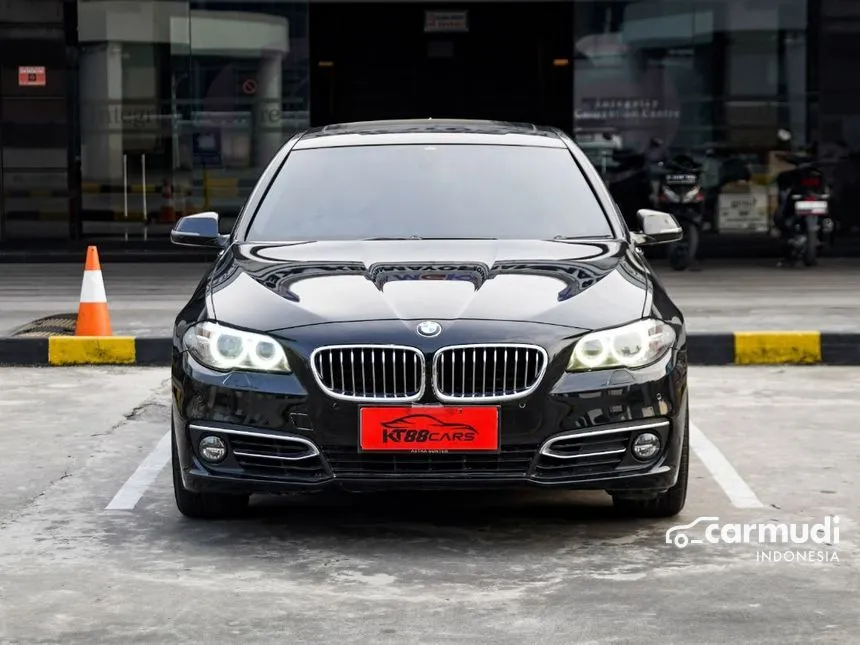 2015 BMW 528i Luxury Sedan