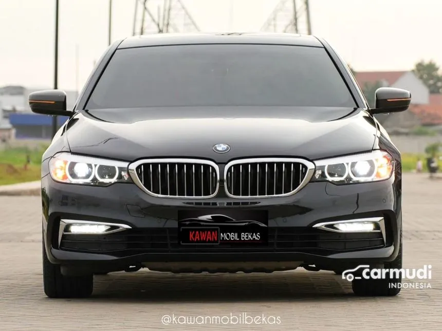 2019 BMW 530i Luxury Sedan