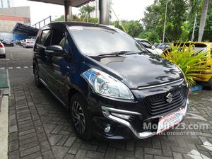 Suzuki Mobil bekas dijual di Surabaya Jawa Timur 