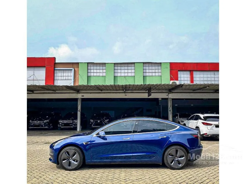 2019 Tesla Model 3 Standard Range Sedan