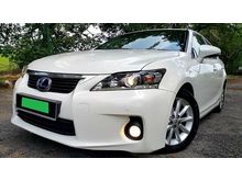 2014 Lexus CT200h 1.8 Luxury Hatchback FULL SERVICE RECORD 1 CAREFUL OWNER TIPTOP CONDITION FULL LOAN